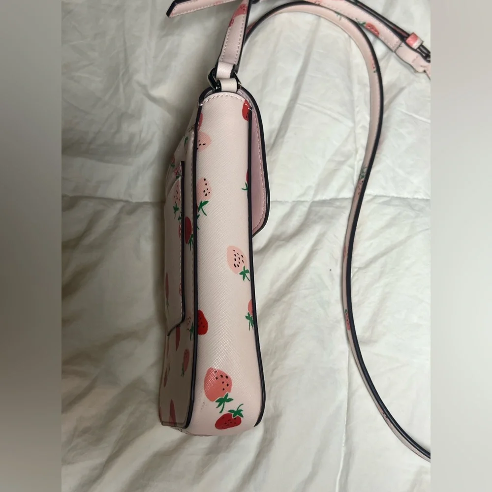🍓Kate Spade Strawberry Print Phone Crossbody Bag Pink Slim Mini Flap